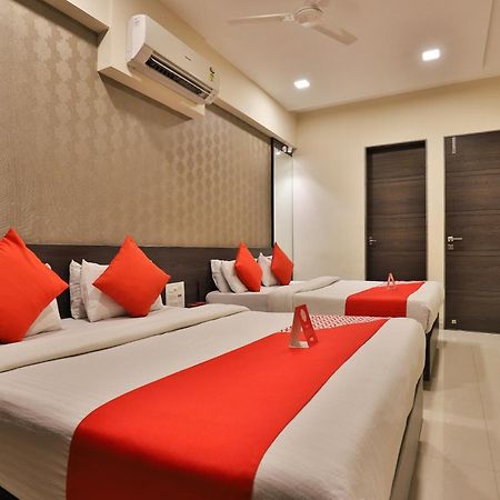 Hotel Royal Rituals Surat Exterior foto