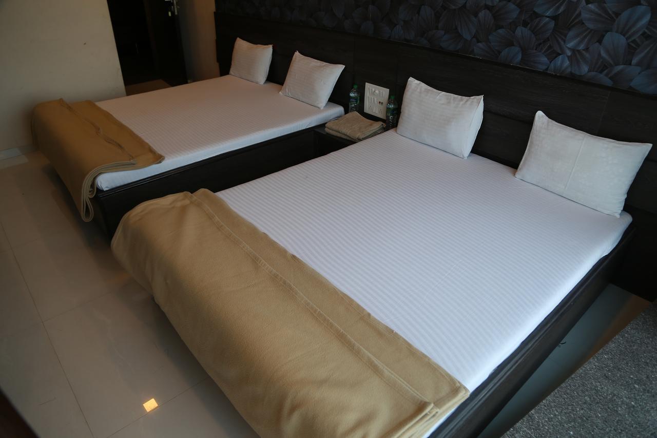 Hotel Royal Rituals Surat Exterior foto