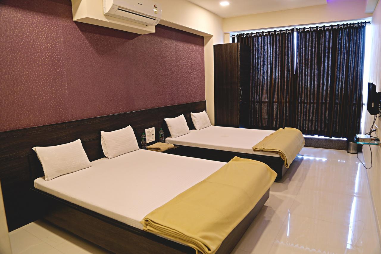Hotel Royal Rituals Surat Exterior foto