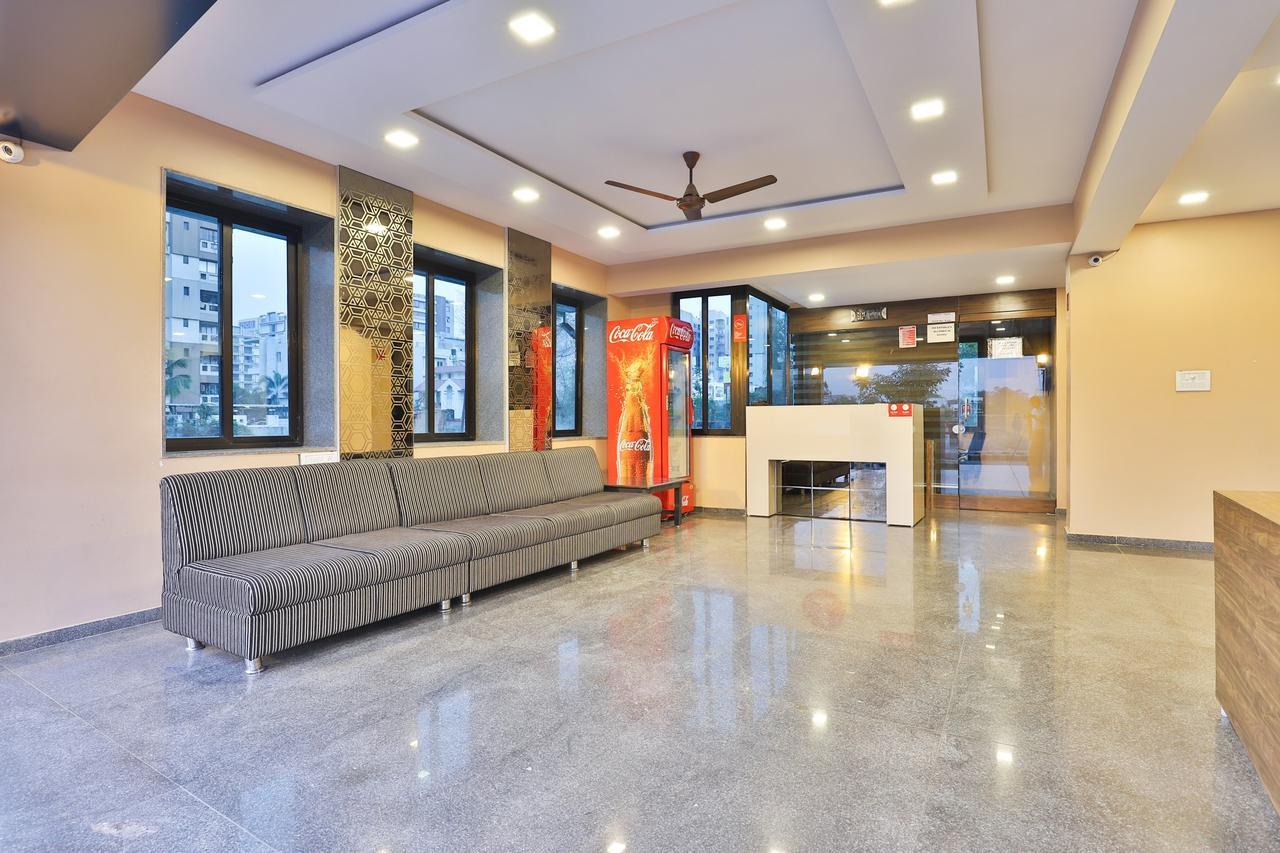 Hotel Royal Rituals Surat Exterior foto